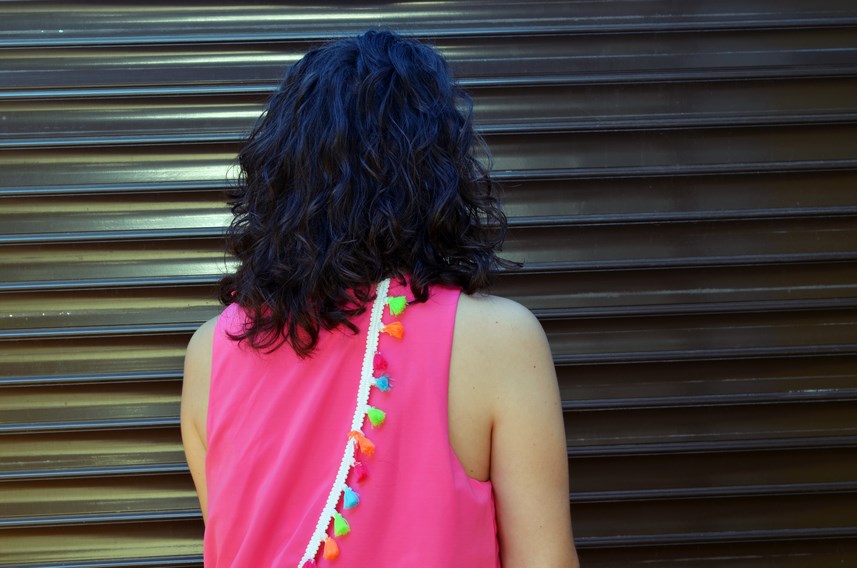 Vestido fucsia con borlas de colores_Outfit_Mivestidoazul (13)