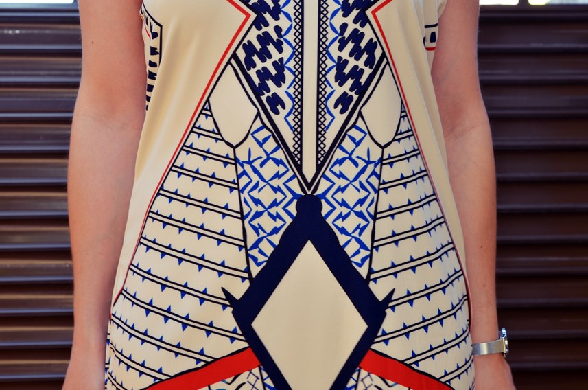 Vestido geométrico escote halter_outfits_fashionblog_mivestidoazul (12)