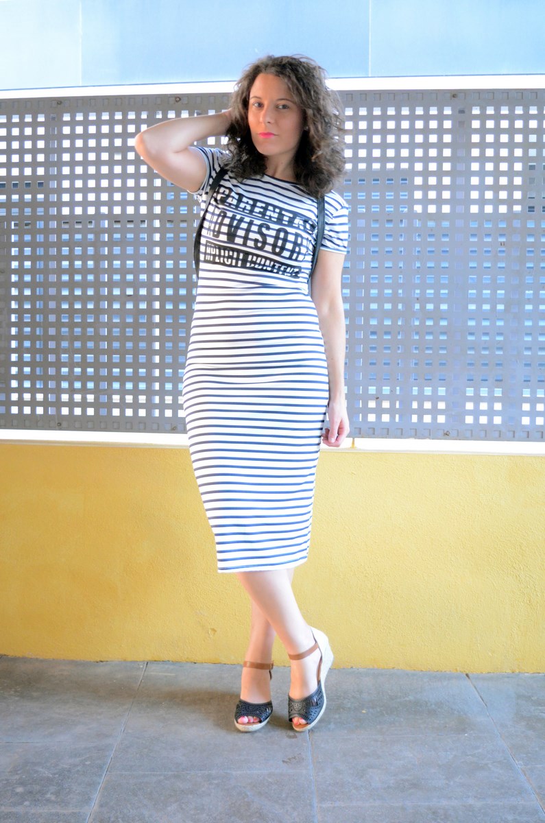 Otro maxi vestido de rayas_tendencias_,maxivestidos_streetstyle_fashionblogger_look_mivestidoazul (2)